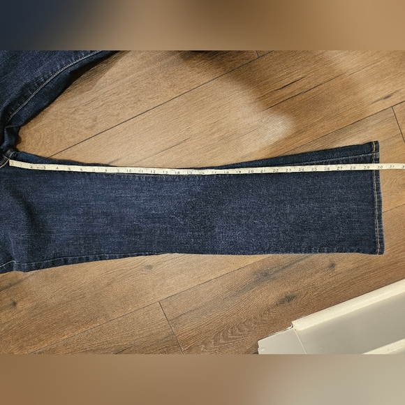 Levis Slight Curve Classic Boot Cut Jeans - Size 6 - Picture 9 of 13